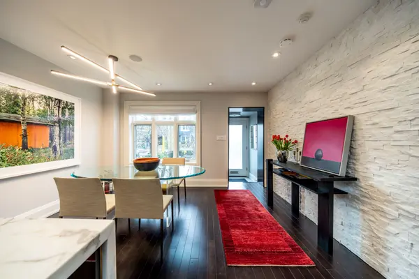 Toronto C09, ON M4T 1B4,70 Summerhill GDNS