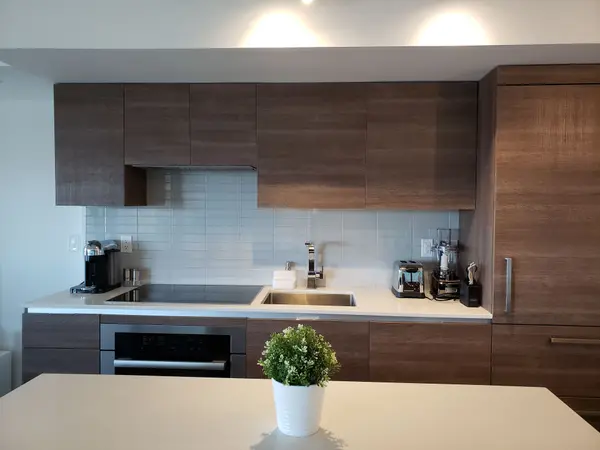 Toronto C02, ON M5S 0B1,200 Bloor ST W #1610