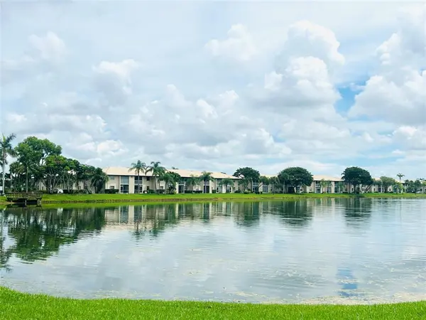 5550 Lakeside Drive #203, Margate, FL 33063