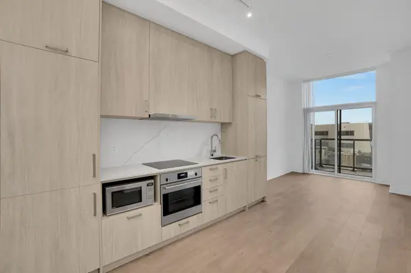 Vaughan, ON L4K 0N5,60 Honeycrisp CRES #217