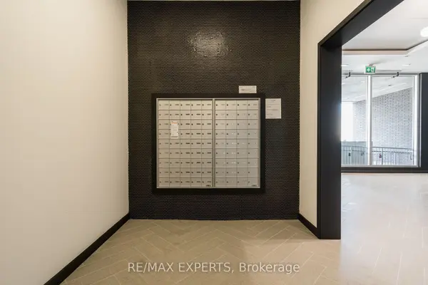 Barrie, ON L9J 0M1,430 Essa RD #303