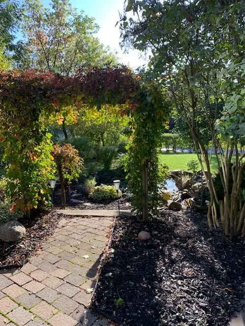 Barrie, ON L4N 1M7,32 Grove ST W #1, 2, 3