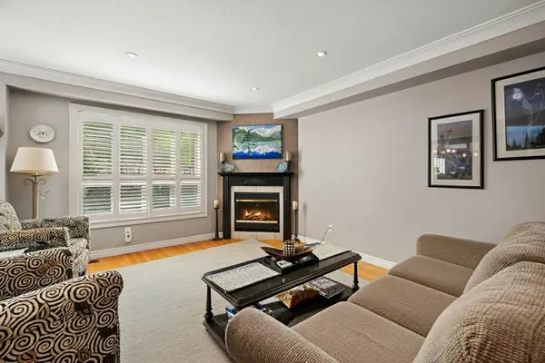 Milton, ON L9T 6E3,130 Robert ST #22