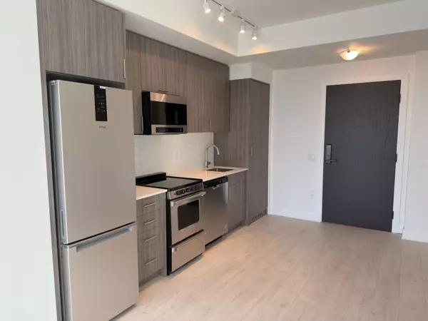 Oakville, ON L6H 7X8,412 Silver Maple DR #611