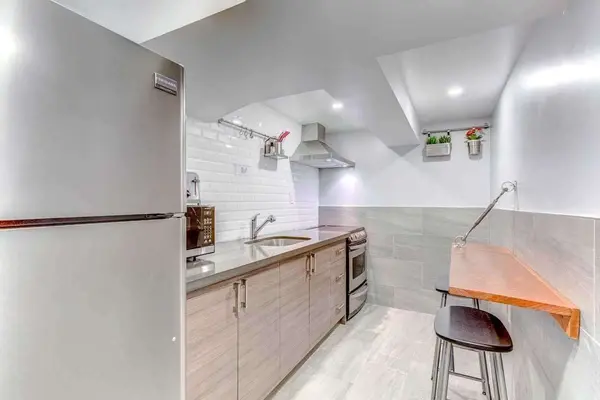 394 Kane AVE #Lower, Toronto W03, ON M6M 3P4