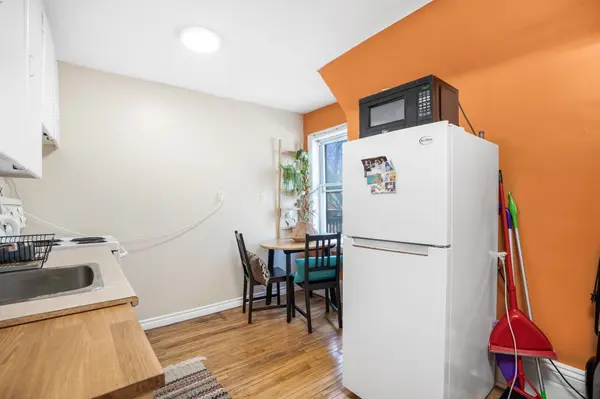 West Centre Town, ON K1R 6Y8,48 LOUISA ST