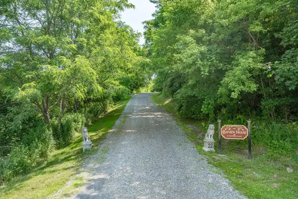 Hamilton, ON L9H 5E1,22 Hauser PL