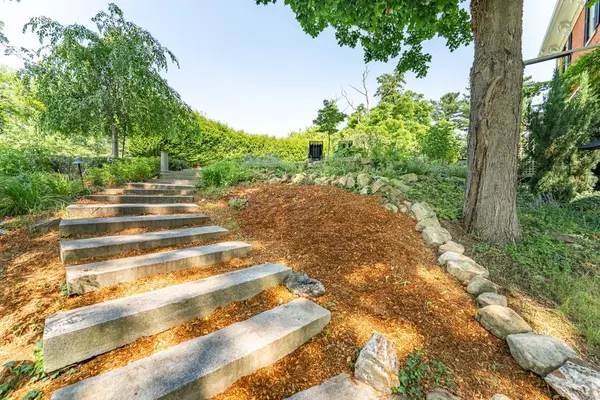 Hamilton, ON L9H 5E1,22 Hauser PL