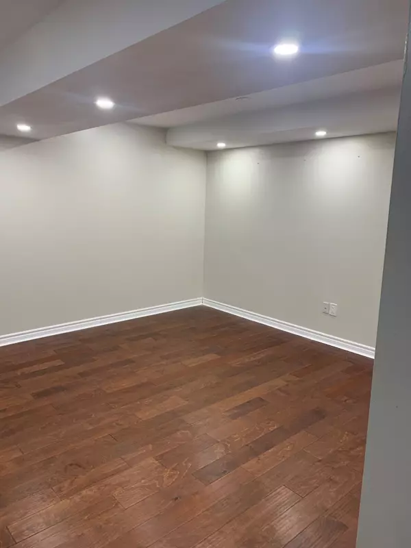 Hamilton, ON L8W 3W4,193 Sulmona DR