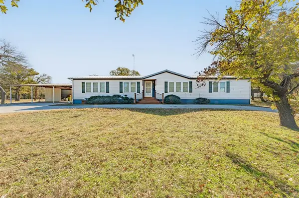 1375 N Lakeview Drive,  Palo Pinto,  TX 76484