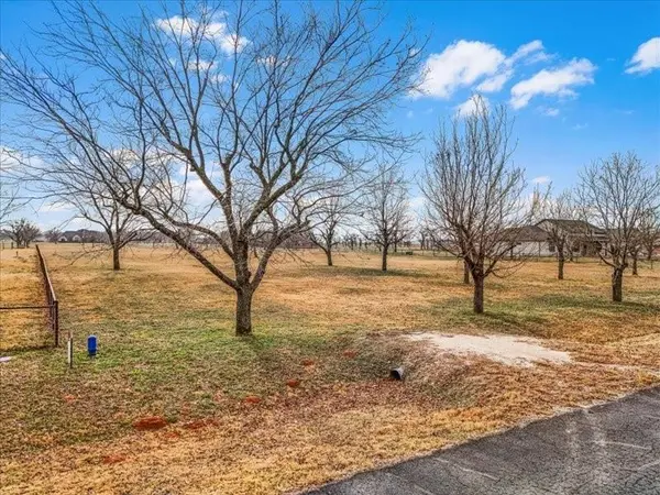 Cleburne, TX 76033,11015 Orchards Boulevard