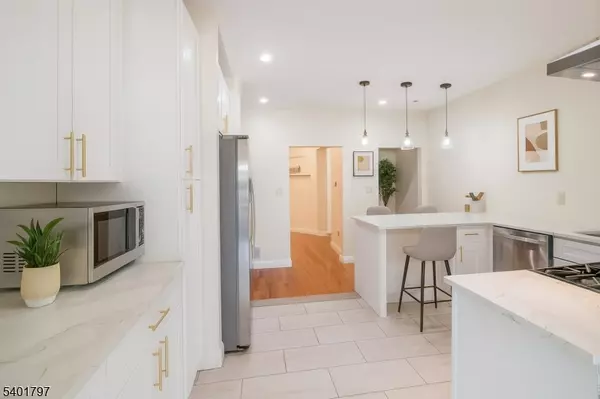 Newark City, NJ 07103,187-189 Littleton Ave #1