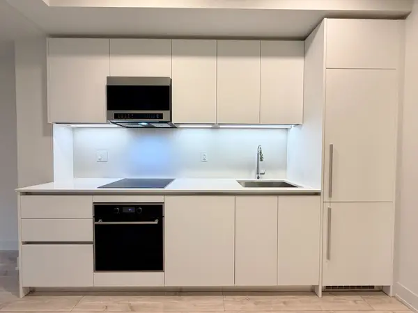 Toronto C02, ON M4W 0B6,8 Cumberland ST #303