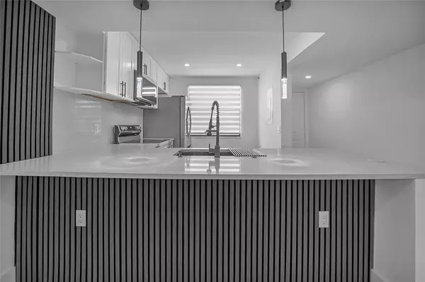 Boca Raton, FL 33433,6037 Balboa Circle #401