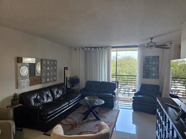 Pembroke Pines, FL 33026,1101 Colony Point Cir #304