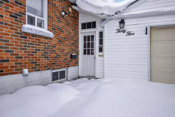 Orillia, ON L3V 2V5,35 Argyle AVE