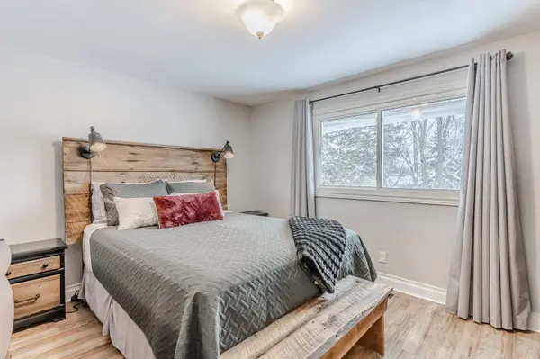 Barrie, ON L4N 4N8,229 Deborah WAY