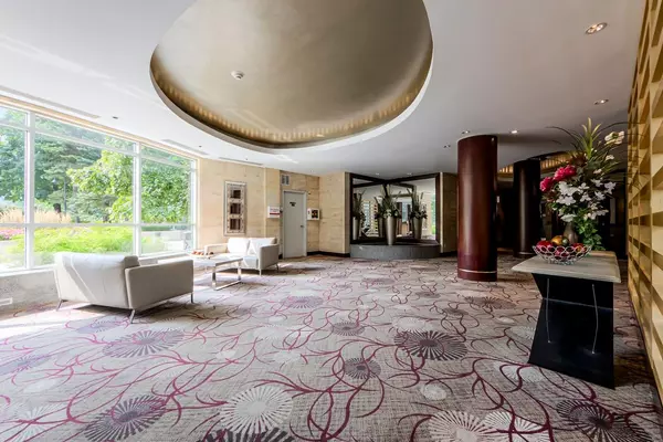 Toronto W06, ON M8V 4B2,2111 Lake Shore BLVD #920