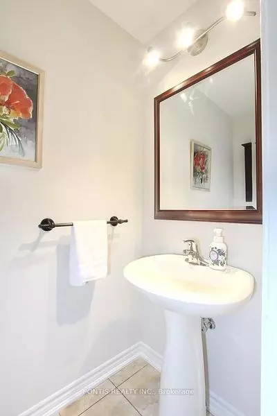 Brampton, ON L6Y 2W9,72 SHELDRAKE CT