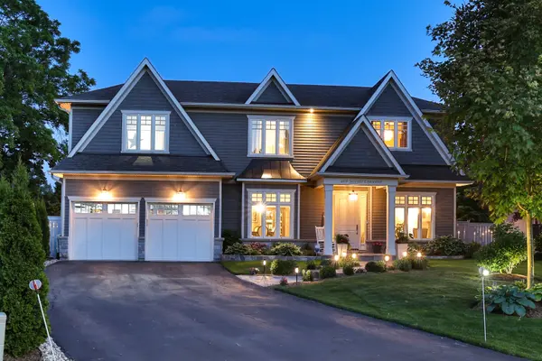 Oakville, ON L6L 3T8,408 Saville CRES