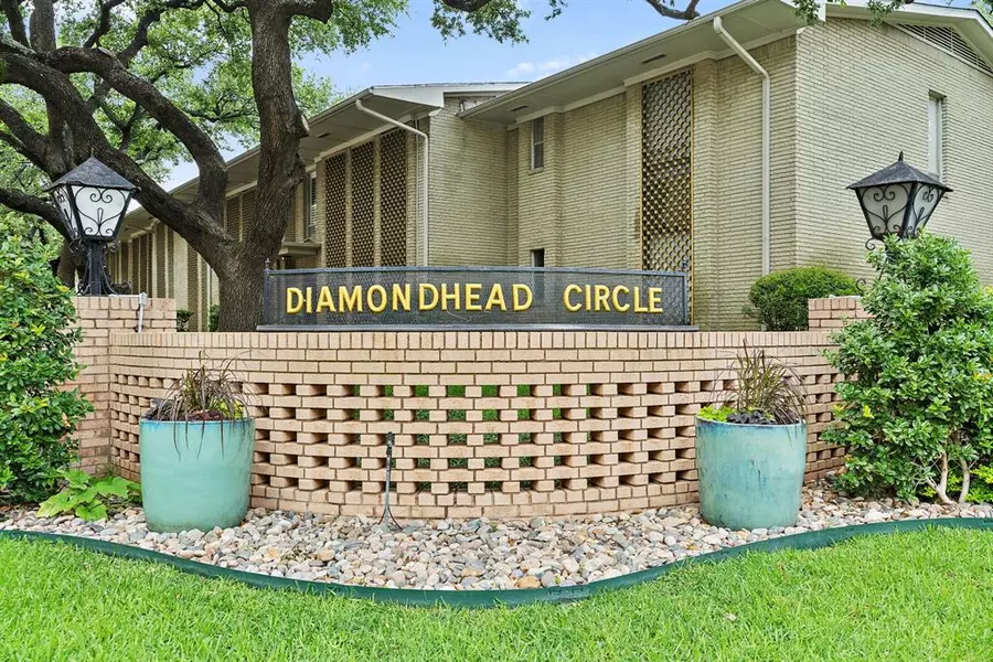 6367 Diamond Head Circle #D, Dallas, TX 75225