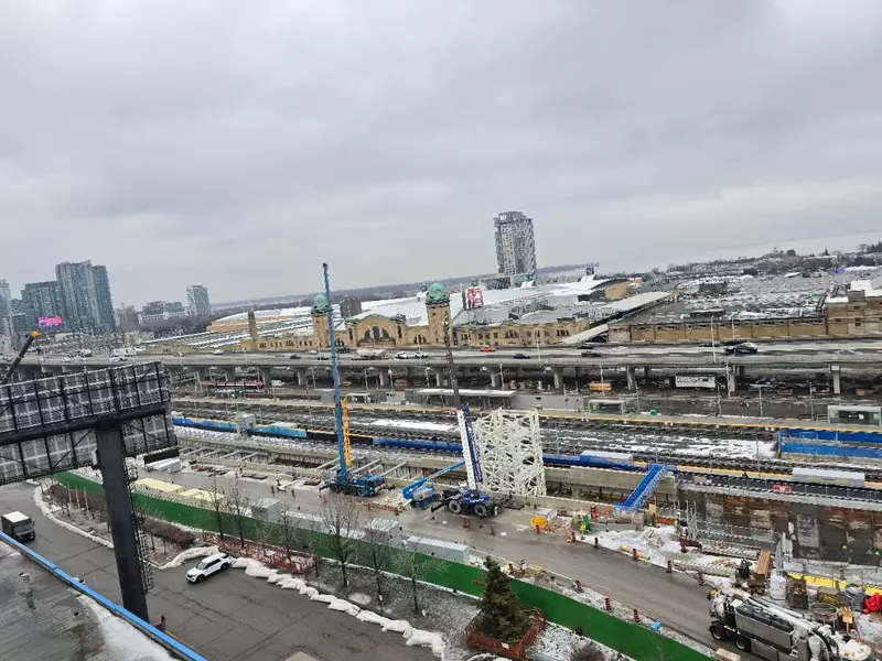 5 Hanna AVE E #736, Toronto C01, ON M6K 0B3