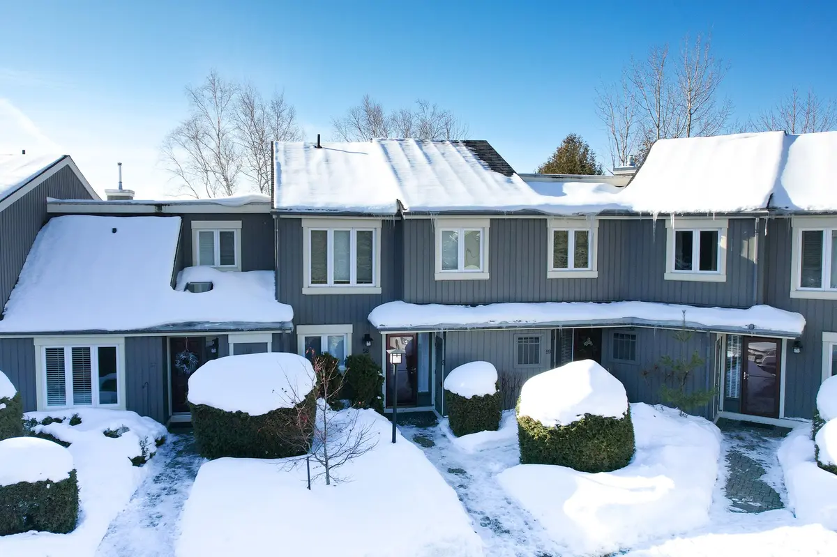 Collingwood, ON L9Y 5B4,145 Fairway CRES #58