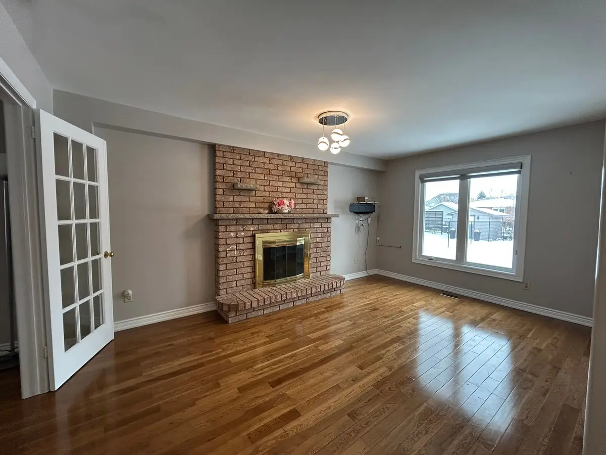 Hamilton, ON L9B 2C4,506 Dicenzo DR