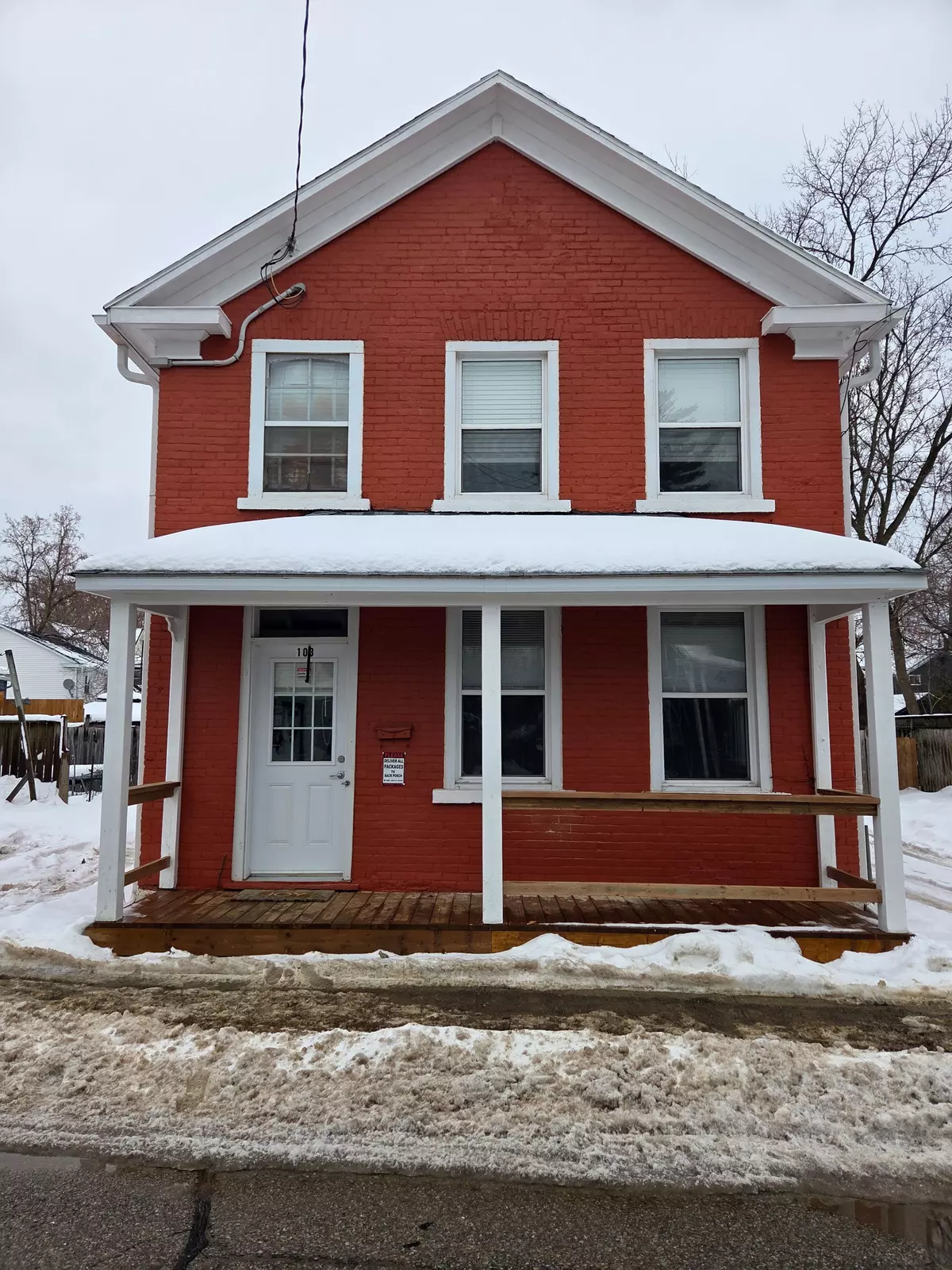 Brockville, ON K6V 5B3,103 John ST