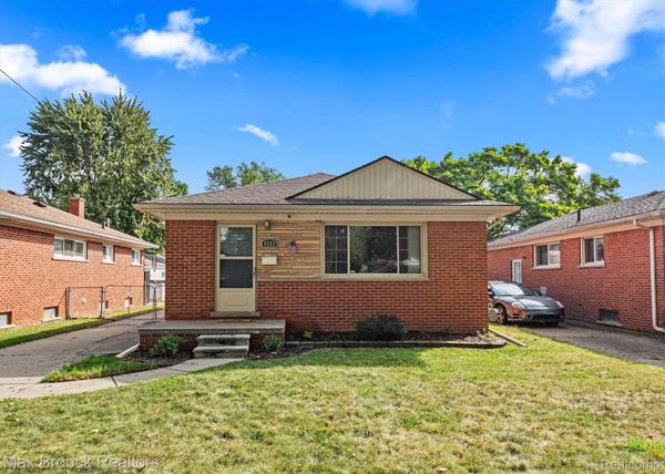 8282 Nightingale ST, Dearborn Heights, MI 48127