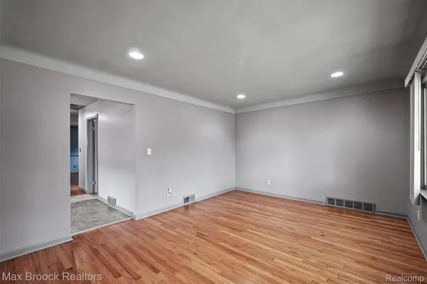 Dearborn Heights, MI 48127,8282 Nightingale ST