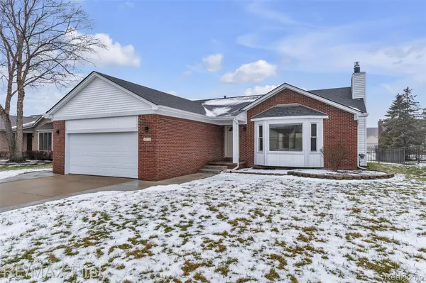 47179 Southern Cross DR, Macomb Township, MI 48044