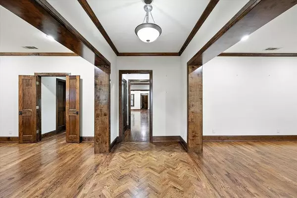 Fort Worth, TX 76107,3328 W 4th Street