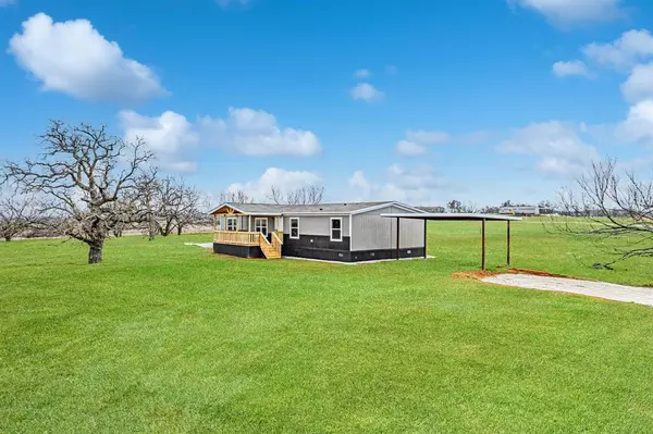 1000 Carnagie Road, Poolville, TX 76487