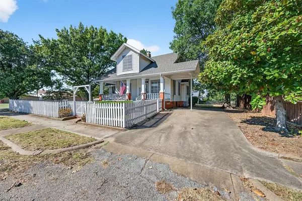 Leonard, TX 75452,201 N Main Street