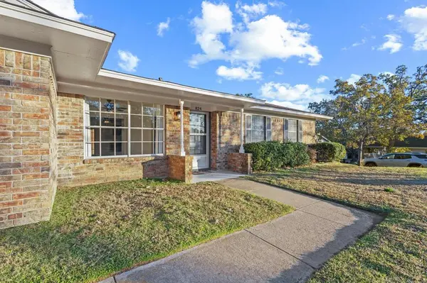 Denison, TX 75020,824 S Lillis Lane