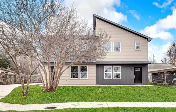 320 W Gambrell Street, Fort Worth, TX 76115