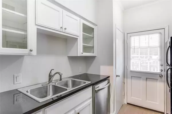 Fort Worth, TX 76109,4405 Bellaire Drive S #119