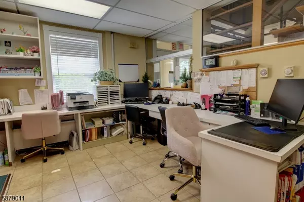 Englewood City, NJ 07631,180 Grand Ave