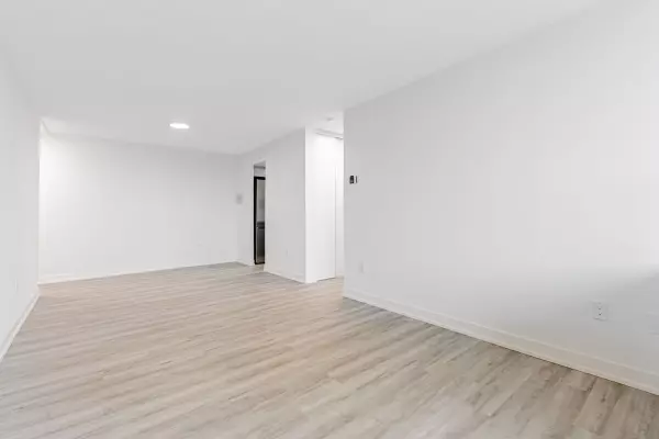 Toronto C08, ON M5A 3X1,201 Sherbourne ST #2106