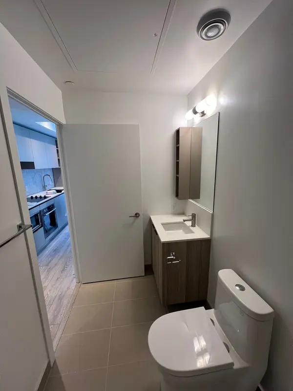 Toronto C01, ON M5V 0W4,55 Mercer ST #2605