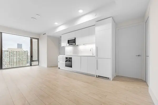 8 Cumberland ST #2806, Toronto C02, ON M4W 1J5