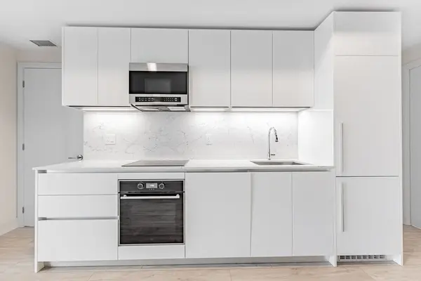 Toronto C02, ON M4W 1J5,8 Cumberland ST #2806