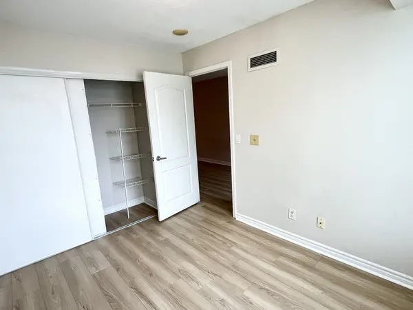 Toronto C15, ON M2K 3E2,17 Barberry PL #2106