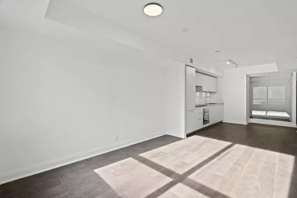 Toronto C11, ON M4G 0C9,33 Frederick Todd WAY #328