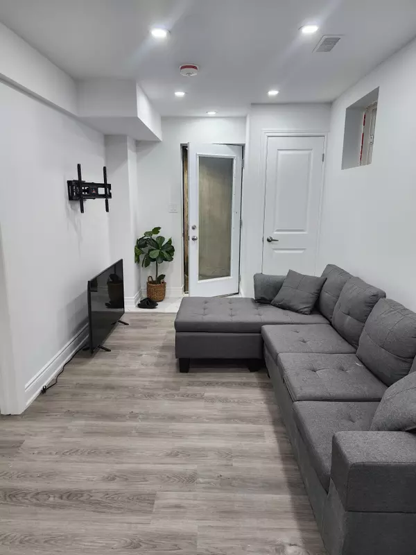 Ajax, ON L1Z 0P4,15 Mccourt DR