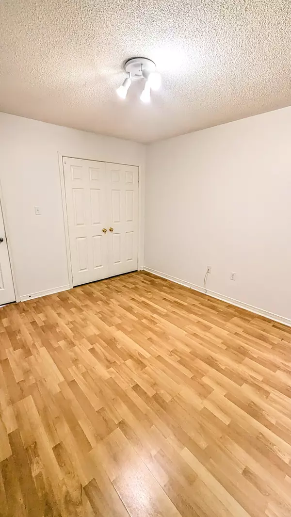 Toronto E10, ON M1E 5K3,44 Eli Shackleton CT