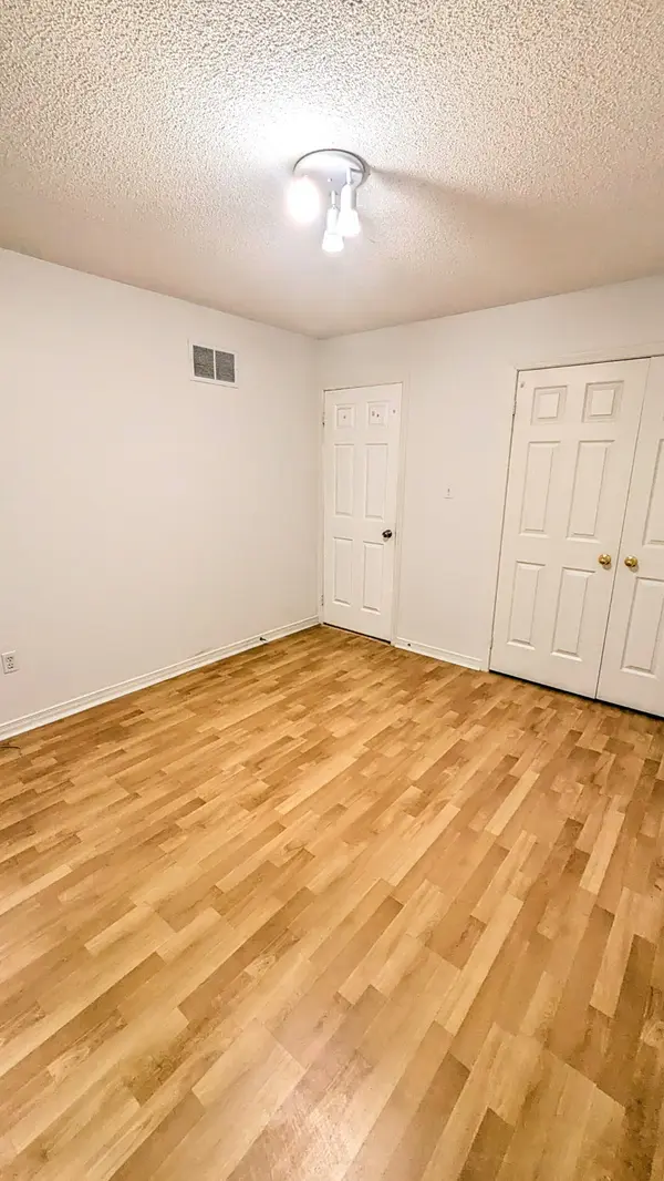 Toronto E10, ON M1E 5K3,44 Eli Shackleton CT