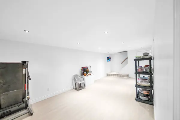 834 Sanok DR #Basement, Pickering, ON L1W 2R2