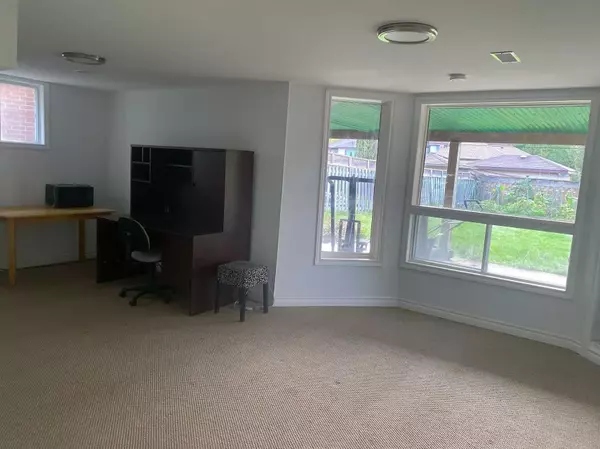 Oshawa, ON L1G 7W2,45 Taylorwood RD #Bsmt